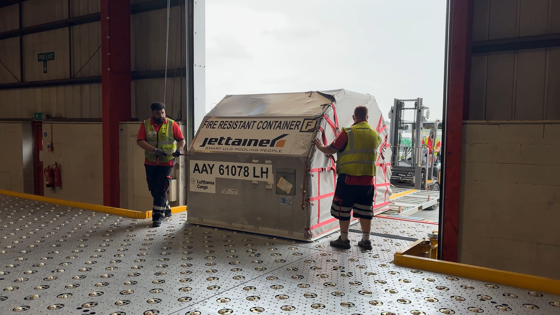 ULD Moved Onto Castor Deck From Slave Pallet