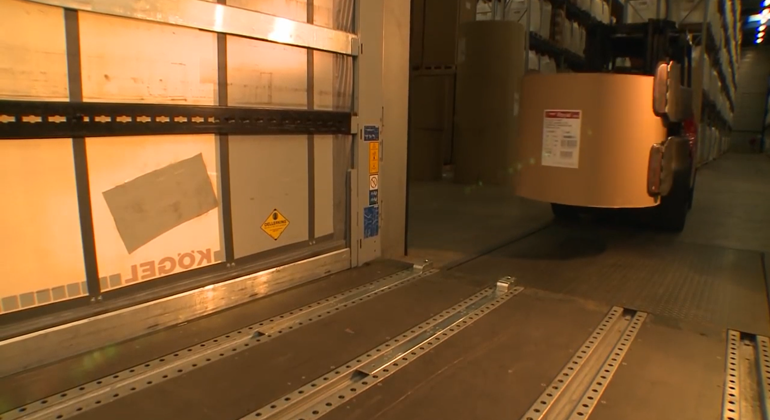 Moving Paper Reel (1)