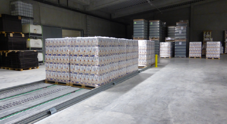 Slipchain Unloaded Palletised Beverage