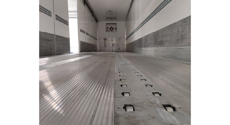 Modular Rollerbed System MK24 In Reefer Trailer 3