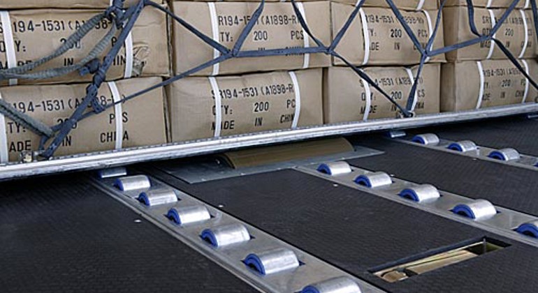 Modular Rollerbed System Powered Cargo Roller (2)